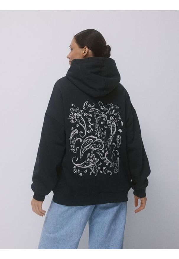 Reserved - Bluza z nadrukiem na plecach - ciemnoszary. Kolor: szary. Materiał: dzianina, bawełna. Wzór: nadruk