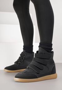 Born2be - Czarne Sneakersy na Ukrytym Koturnie Farnella. Okazja: na co dzień. Zapięcie: rzepy. Kolor: czarny. Materiał: jeans. Obcas: na koturnie
