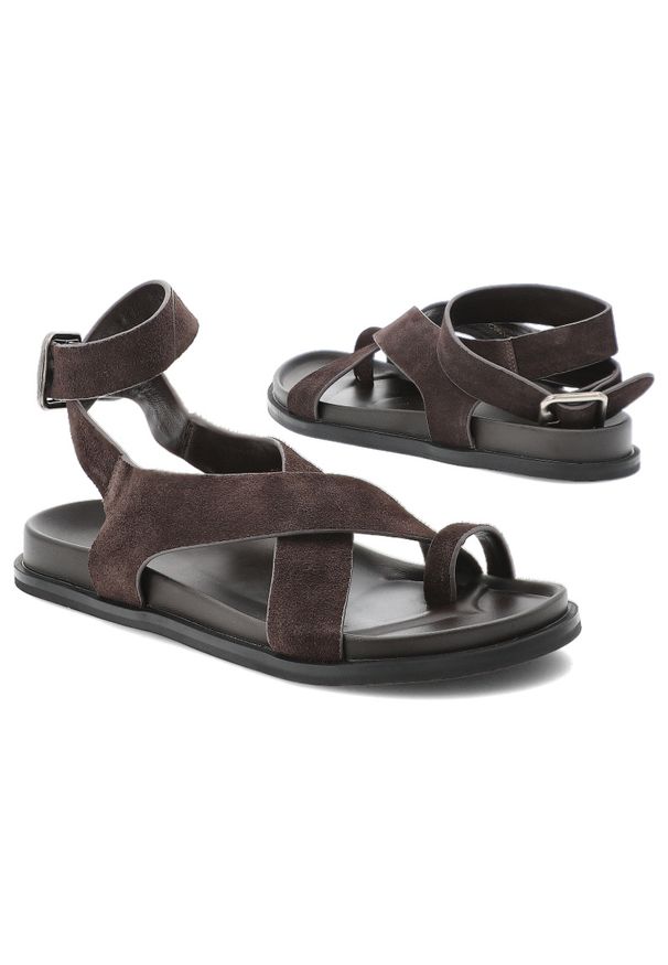 Sandały damskie S.Barski, cholewka ze skóry naturalnej zamszowej pasek wokół kostki płaska podeszwa casualowy styl, brązowe, CR61-3049. Okazja: na co dzień. Zapięcie: pasek. Kolor: brązowy. Materiał: skóra, zamsz. Obcas: na płaskiej podeszwie. Styl: casual