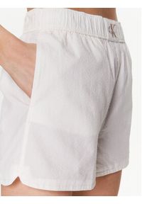 Calvin Klein Jeans Szorty sportowe J20J220687 Biały Regular Fit. Kolor: biały. Materiał: bawełna #5