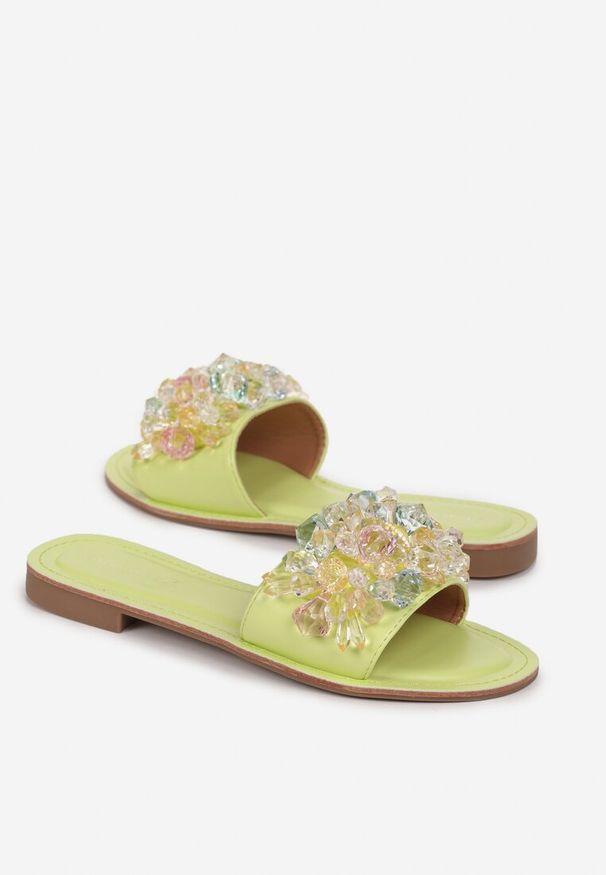 Renee - Zielone Klapki z Kryształami i Otwartym Noskiem Flatti. Nosek buta: otwarty. Kolor: zielony. Sezon: lato