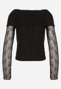 Born2be - Czarna Koronkowa Bluzka z Odkrytymi Ramionami i Długimi Rękawami Unena. Okazja: na co dzień. Kolor: czarny. Materiał: koronka. Długość rękawa: długi rękaw. Długość: długie. Wzór: koronka. Styl: klasyczny, casual, elegancki #3