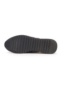Wittchen - Męskie sneakersy skórzane wielokolorowe szaro-białe. Okazja: na co dzień. Nosek buta: okrągły. Kolor: biały, wielokolorowy, szary. Materiał: zamsz, skóra. Sezon: jesień #6