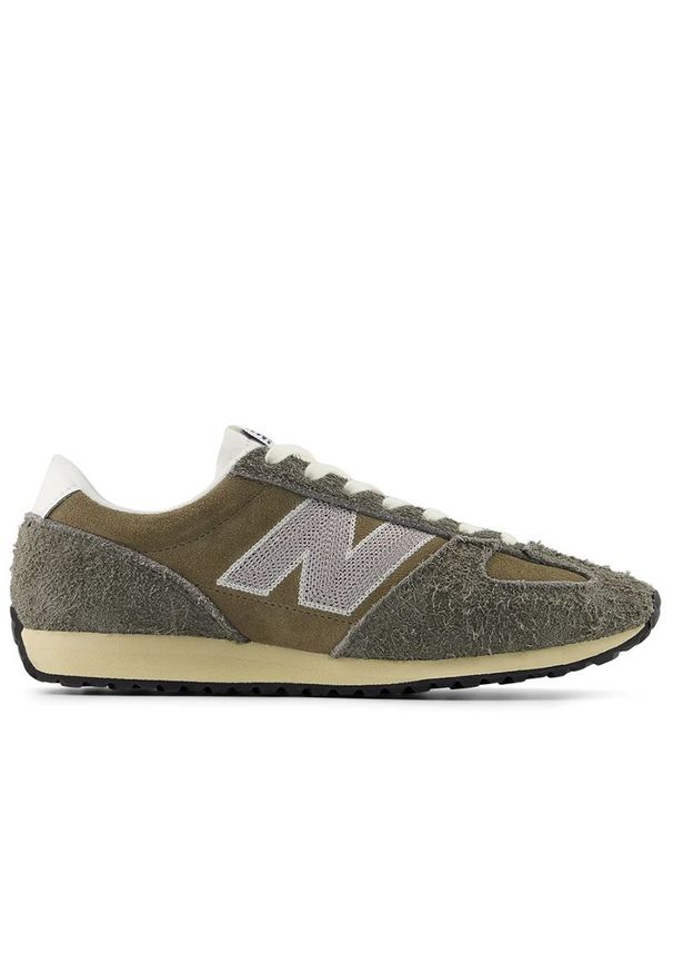 Buty unisex New Balance U4717CF - brązowe. Kolor: brązowy. Materiał: syntetyk, skóra, materiał, zamsz, guma. Szerokość cholewki: normalna. Wzór: jodełka. Sezon: lato