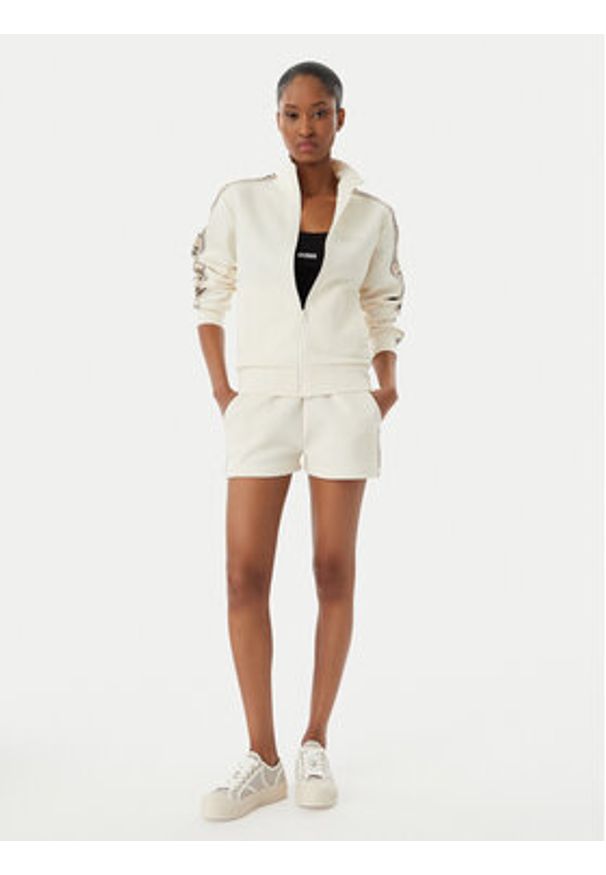 Guess Bluza V2YQ16 KB3P2 Écru Regular Fit. Kolor: kremowy. Materiał: syntetyk