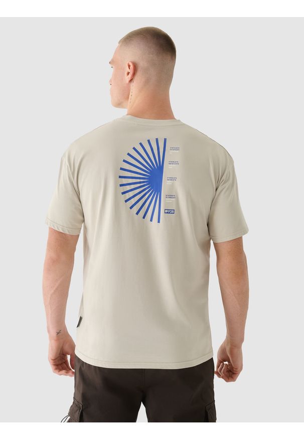4f - 4F T-shirt oversize z nadrukiem męski - beżowy L. Okazja: na co dzień. Kolor: beżowy. Materiał: dzianina, bawełna, jersey. Długość rękawa: krótki rękaw. Długość: krótkie. Wzór: nadruk. Styl: klasyczny, sportowy, casual