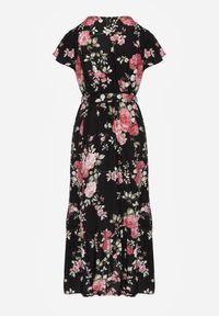 Born2be - Czarna Kopertowa Sukienka w Kwiatowy Wzór z Paskiem i Falbanką Thellippe. Okazja: na co dzień. Kolor: czarny. Materiał: jeans, wiskoza, materiał, tkanina. Długość rękawa: krótki rękaw. Wzór: kwiaty. Typ sukienki: kopertowe. Styl: casual, elegancki. Długość: maxi #6