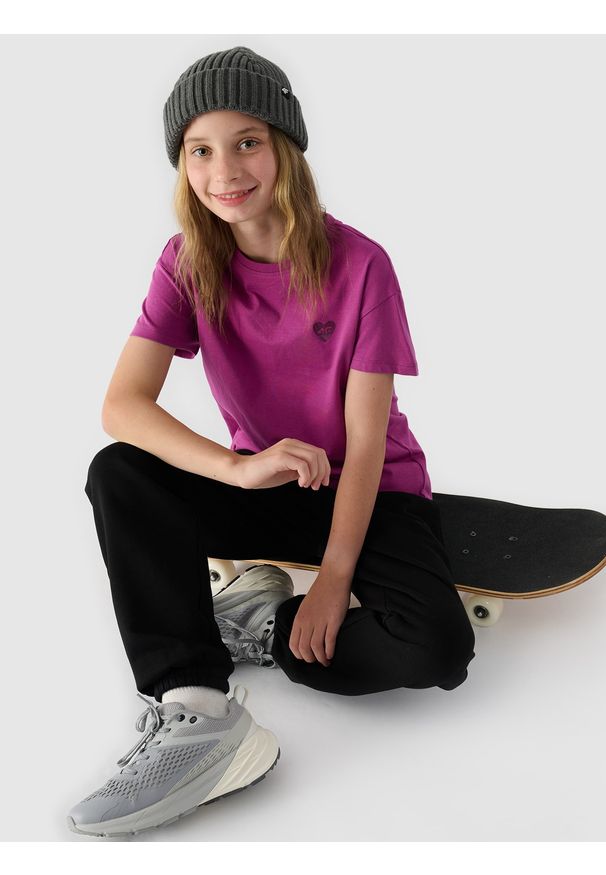 4f - 4F T-shirt gładki dziewczęcy - różowy 152 (11-12 lat). Okazja: na co dzień. Kolor: różowy. Materiał: bawełna, jersey, dzianina. Długość rękawa: krótki rękaw. Długość: krótkie. Wzór: gładki. Sezon: lato. Styl: sportowy, klasyczny, casual
