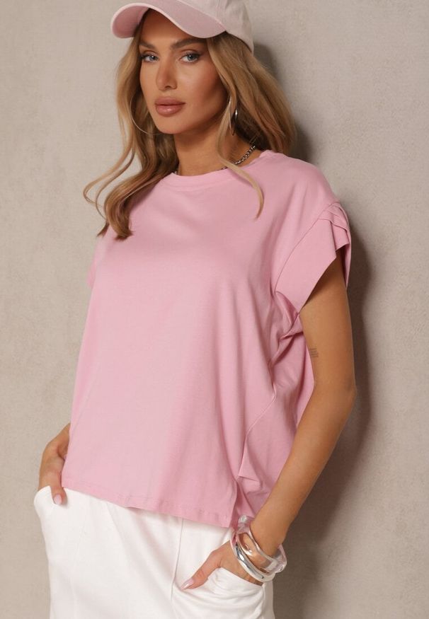 Renee - Różowy Bawełniany T-shirt z Rozcięciami przy Rękawach Katilana. Okazja: na co dzień. Kolor: różowy. Materiał: bawełna. Styl: klasyczny, casual