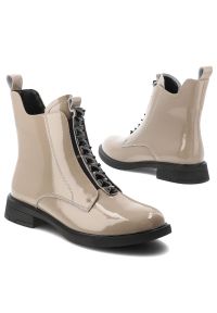 Beżowe Botki S.Barski Lakierowane Modne Buty Damskie. Kolor: beżowy. Materiał: lakier. Wzór: aplikacja. Sezon: zima, jesień. Styl: elegancki #7