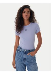 Tommy Jeans T-Shirt Badge DW0DW17881 Niebieski Slim Fit. Kolor: niebieski. Materiał: bawełna #1