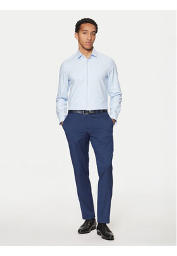 Calvin Klein Koszula K10K113854 Błękitny Slim Fit. Kolor: niebieski. Materiał: bawełna
