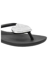 Czarne Japonki Ipanema Wodoodporne Klapki Damskie. Okazja: na plażę. Kolor: czarny. Materiał: materiał. Wzór: aplikacja, paski. Sezon: lato. Styl: elegancki #5