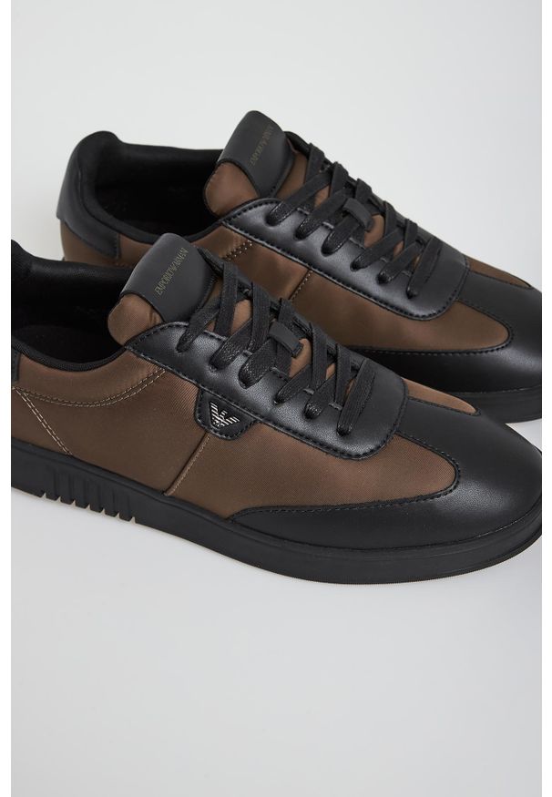 Emporio Armani - Sneakersy męskie skórzane EMPORIO ARMANI. Materiał: skóra