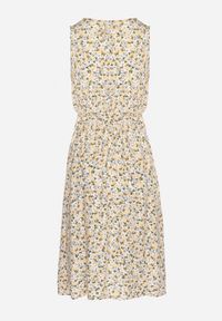 Born2be - Beżowa Sukienka w Kwiaty o Rozkloszowanym Kroju na Szerokich Ramiączkach Naivoriel. Okazja: na co dzień. Typ kołnierza: dekolt w serek. Kolor: beżowy. Materiał: zamsz. Długość rękawa: na ramiączkach. Wzór: kwiaty. Typ sukienki: rozkloszowane. Styl: casual, elegancki #4