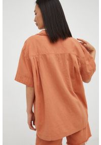 Levi's® - Levi's koszula lniana damska kolor pomarańczowy relaxed z kołnierzykiem klasycznym. Okazja: na spotkanie biznesowe. Typ kołnierza: kołnierzyk klasyczny. Kolor: pomarańczowy. Materiał: len. Długość rękawa: krótki rękaw. Długość: krótkie. Styl: klasyczny #4