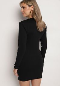 Born2be - Czarna Sukienka Sweterkowa Dwurzędowa z Guzikami i Ozdobnymi Frędzlami Vluona. Kolor: czarny. Materiał: materiał #6