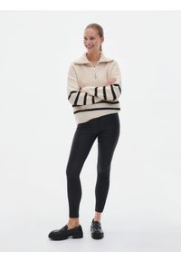 Reserved - Woskowane spodnie slim - czarny. Kolor: czarny. Materiał: wiskoza, tkanina #1