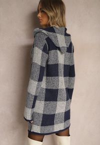 Renee - Granatowy Długi Kardigan w Kratę z Ozdobną Broszką i Kapturem Terilinda. Okazja: na co dzień. Kolor: niebieski. Materiał: jeans, bawełna. Długość: długie. Styl: klasyczny, casual, elegancki #5