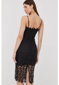 BARDOT - Bardot sukienka kolor czarny mini dopasowana. Kolor: czarny. Długość rękawa: na ramiączkach. Typ sukienki: dopasowane. Długość: mini