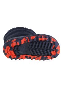 Buty Crocs Classic Neo Puff Boot Jr 207684-410 niebieskie. Wysokość cholewki: przed kolano. Kolor: niebieski. Materiał: guma, syntetyk. Szerokość cholewki: normalna