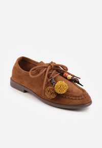 Renee - Brązowe Mokasyny VICES ze Skórzaną Wkładką i Pomponami Loraerin. Nosek buta: okrągły. Kolor: brązowy. Materiał: skóra. Wzór: aplikacja. Obcas: na obcasie. Wysokość obcasa: niski #2