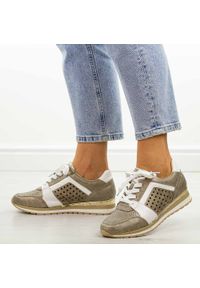 Złote sneakersy damskie, półbuty M.Daszyński 2169-4. Kolor: złoty. Materiał: skóra. Obcas: na obcasie. Wysokość obcasa: średni