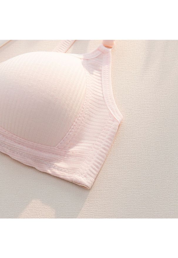 Intica - Biustonosz bezszwowy bez fiszbin codzienny elegancki Sibylle. Kolor: czarny. Materiał: materiał, skóra