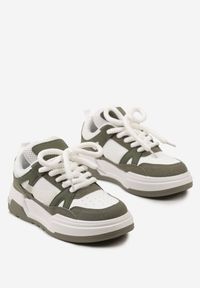 Born2be - Zielono-Białe Klasyczne Sznurowane Sneakersy na Płaskiej Podeszwie z Transparentną Wstawką Famarie. Nosek buta: okrągły. Zapięcie: sznurówki. Kolor: zielony. Materiał: materiał. Obcas: na płaskiej podeszwie. Wysokość obcasa: niski #4