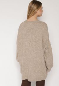 Born2be - Beżowy Sweter z Wiskozą i Wełną o Kroju Nietoperza Fedella. Okazja: na co dzień. Kolor: beżowy. Materiał: wełna, wiskoza. Styl: casual, elegancki #6