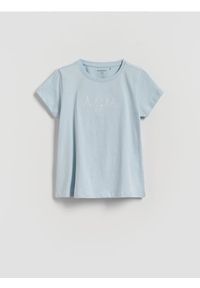 Reserved - T-shirt z haftowanym napisem - jasnoniebieski. Kolor: niebieski. Materiał: bawełna. Wzór: haft, napisy