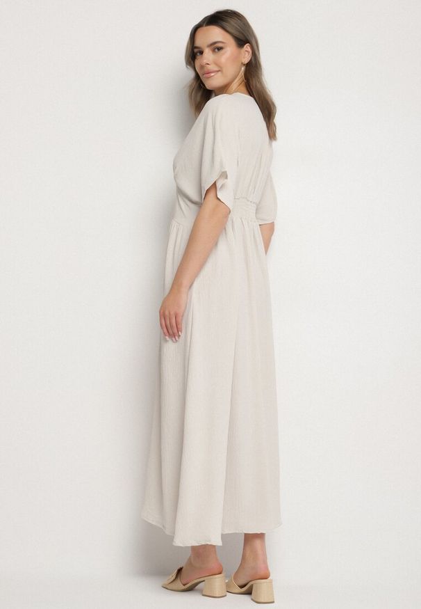 Born2be - Jasnobeżowa Sukienka z Bawełną i Górą w Stylu Nietoperza Filenia. Okazja: na co dzień. Kolor: beżowy. Materiał: bawełna. Styl: casual