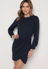 Born2be - Granatowa Sukienka z Marszczeniem i Bufiastymi Rękawami Redenia. Kolor: niebieski. Styl: klasyczny, elegancki #1