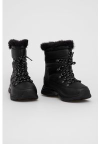 Calvin Klein Śniegowce damskie kolor czarny. Nosek buta: okrągły. Zapięcie: sznurówki. Kolor: czarny