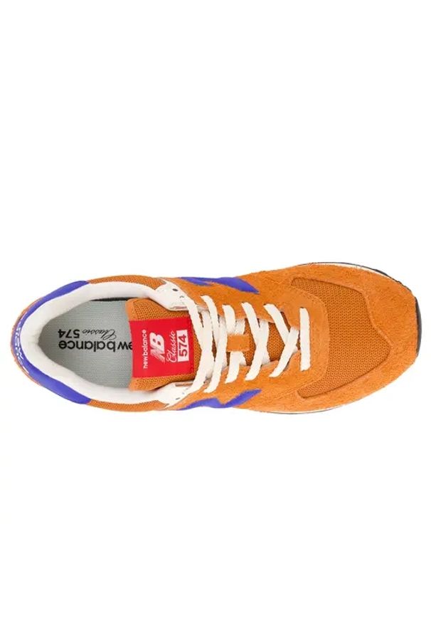 New Balance U574BRD Sneakersy męskie. Okazja: na co dzień. Kolor: pomarańczowy. Materiał: guma, dresówka, zamsz. Szerokość cholewki: normalna. Model: New Balance 574