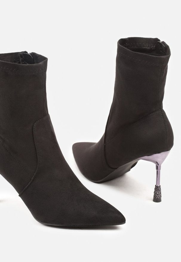 Born2be - Czarne Botki Vices na Ozdobnej Szpilce z Cyrkoniami Temire. Okazja: na spotkanie biznesowe, do pracy, na randkę, na co dzień. Nosek buta: szpiczasty. Zapięcie: bez zapięcia. Kolor: czarny. Materiał: jeans. Szerokość cholewki: normalna. Styl: elegancki, casual, klasyczny, biznesowy