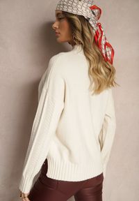 Renee - Jasnobeżowy Sweter Półgolf z Ozdobnym Tłoczeniem Porttis. Kolor: beżowy. Sezon: zima #4