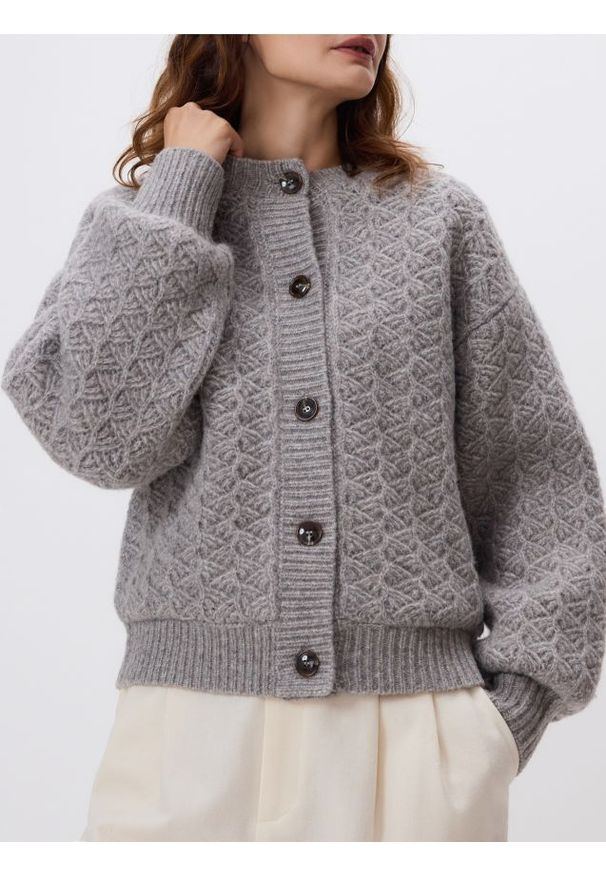 Reserved - Strukturalny kardigan z wełną - brązowy. Kolor: brązowy. Materiał: wełna