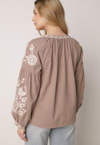 Born2be - Beżowa Bawełniana Bluzka Boho z Ozdobnym Haftem i Sznurkiem z Frędzlami Lamegenia. Okazja: na co dzień. Kolor: beżowy. Materiał: bawełna. Długość: długie. Wzór: haft. Styl: boho #4