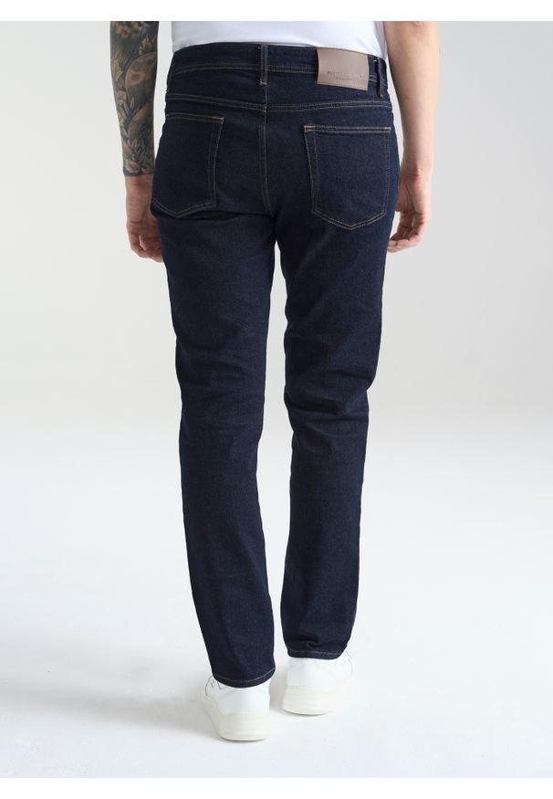 Pako Lorente - PAKO LORENTE – Granatowe spodnie męskie jeans. Okazja: na co dzień. Kolor: niebieski. Materiał: jeans. Styl: klasyczny, casual