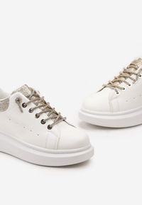Born2be - Biało-Złote Sneakersy Elenaya. Kolor: biały. Materiał: skóra ekologiczna. Obcas: na platformie #4