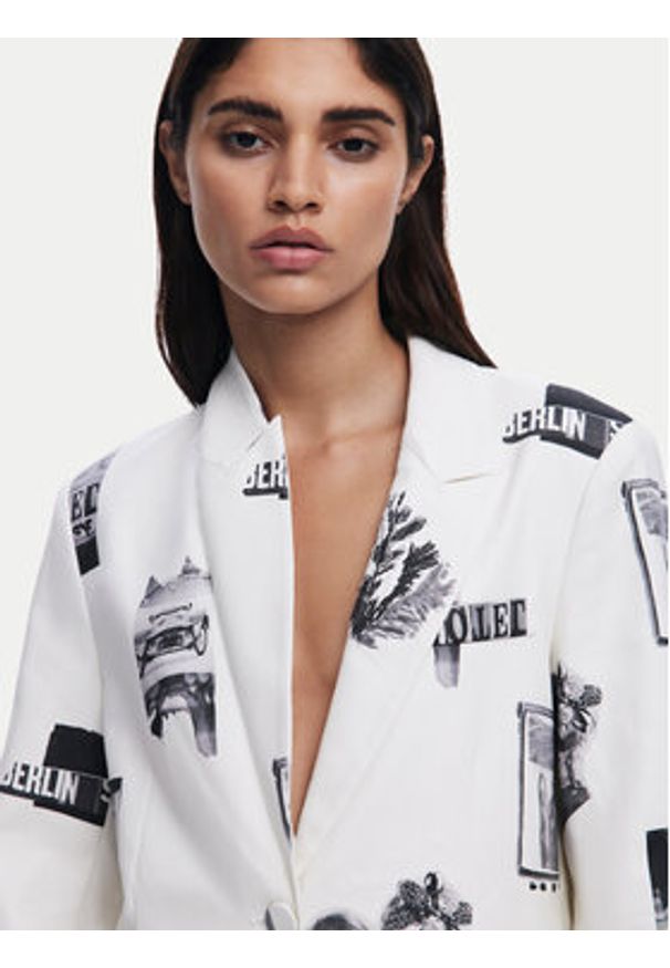 Desigual Marynarka 25SWEW15 Biały Regular Fit. Kolor: biały. Materiał: syntetyk