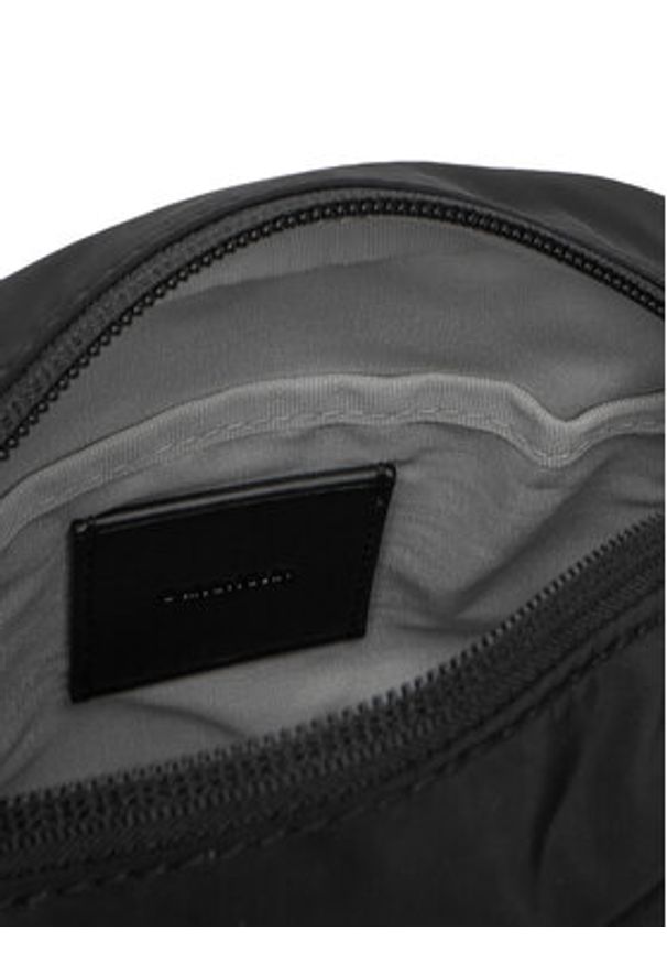 Calvin Klein Saszetka LV04G3180G Czarny. Kolor: czarny. Materiał: materiał, poliester