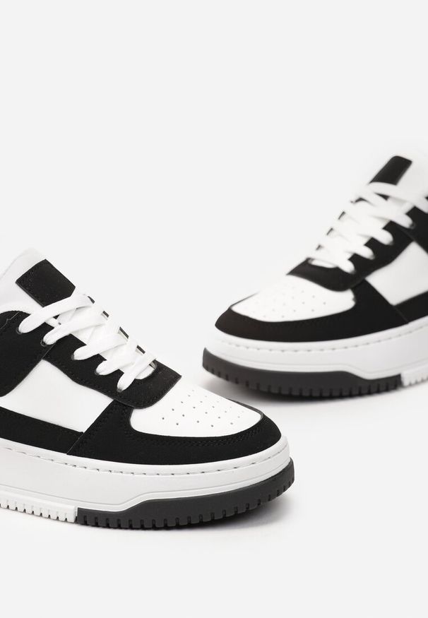 Renee - Czarno-Białe Sneakersy na Platformie z Ozdobnymi Wstawkami Faretta. Kolor: czarny. Wzór: aplikacja. Obcas: na platformie