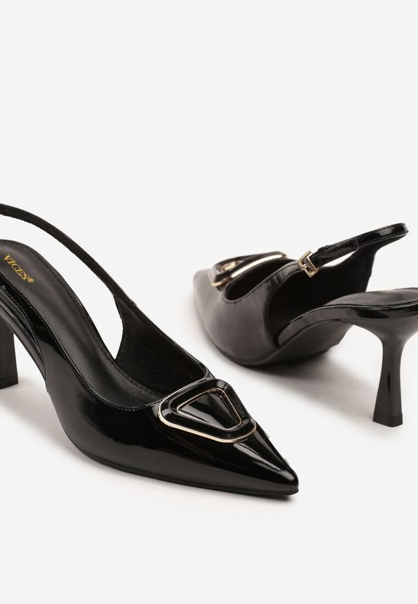 Renee - Czarne Sandały na Szpilce Vices Slingback Lakierowane z Ozdobą Ataloria. Okazja: na co dzień. Zapięcie: sprzączka. Kolor: czarny. Materiał: lakier. Wzór: aplikacja. Obcas: na szpilce. Styl: klasyczny, elegancki, casual