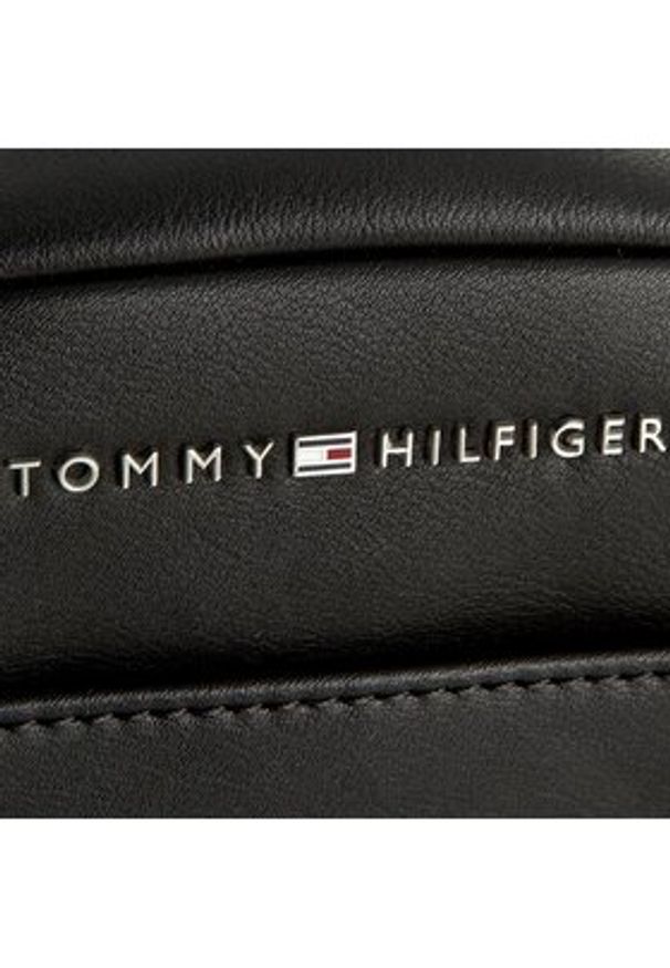 TOMMY HILFIGER - Tommy Hilfiger Saszetka Th City Mini Reporter AM0AM01941 Czarny. Kolor: czarny. Materiał: skóra