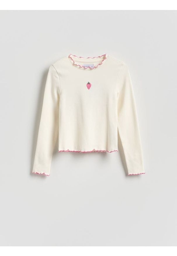 Reserved - Koszulka z haftem - złamana biel. Materiał: bawełna. Wzór: haft