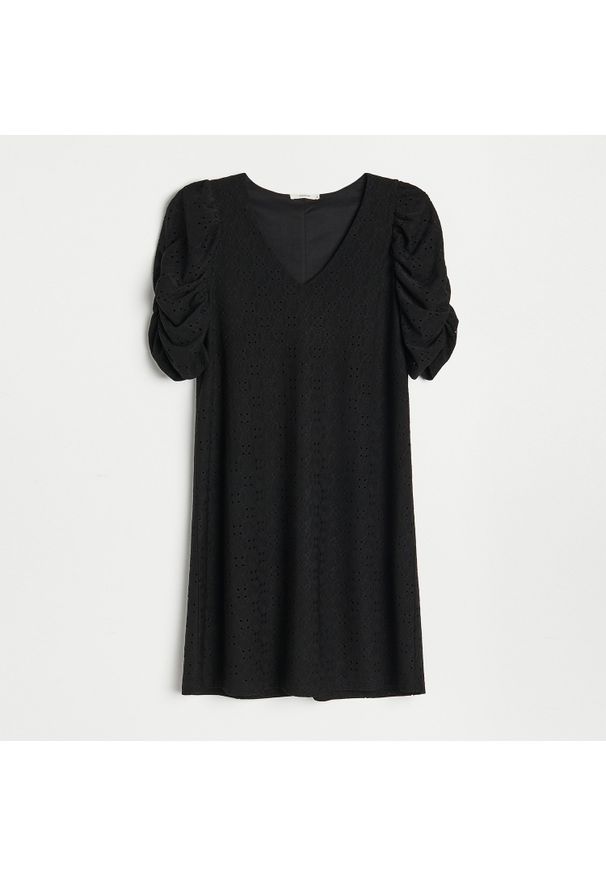 Reserved - Sukienka z ażurowej dzianiny - Czarny. Kolor: czarny. Materiał: dzianina. Wzór: ażurowy