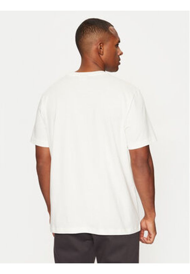Champion T-Shirt 220278 Biały Standard Fit. Kolor: biały. Materiał: bawełna