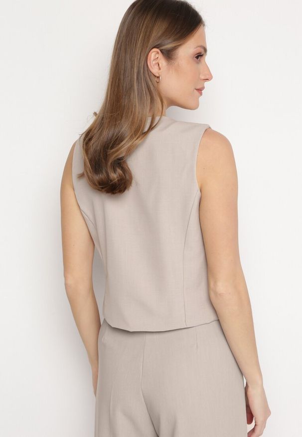 Born2be - Jasnoszara Kamizelka Garniturowa na Guziki Raelitha. Kolor: szary. Materiał: tkanina, jeans. Wzór: aplikacja. Sezon: jesień, wiosna. Styl: elegancki